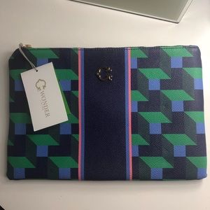 C. Wonder Large Pouch